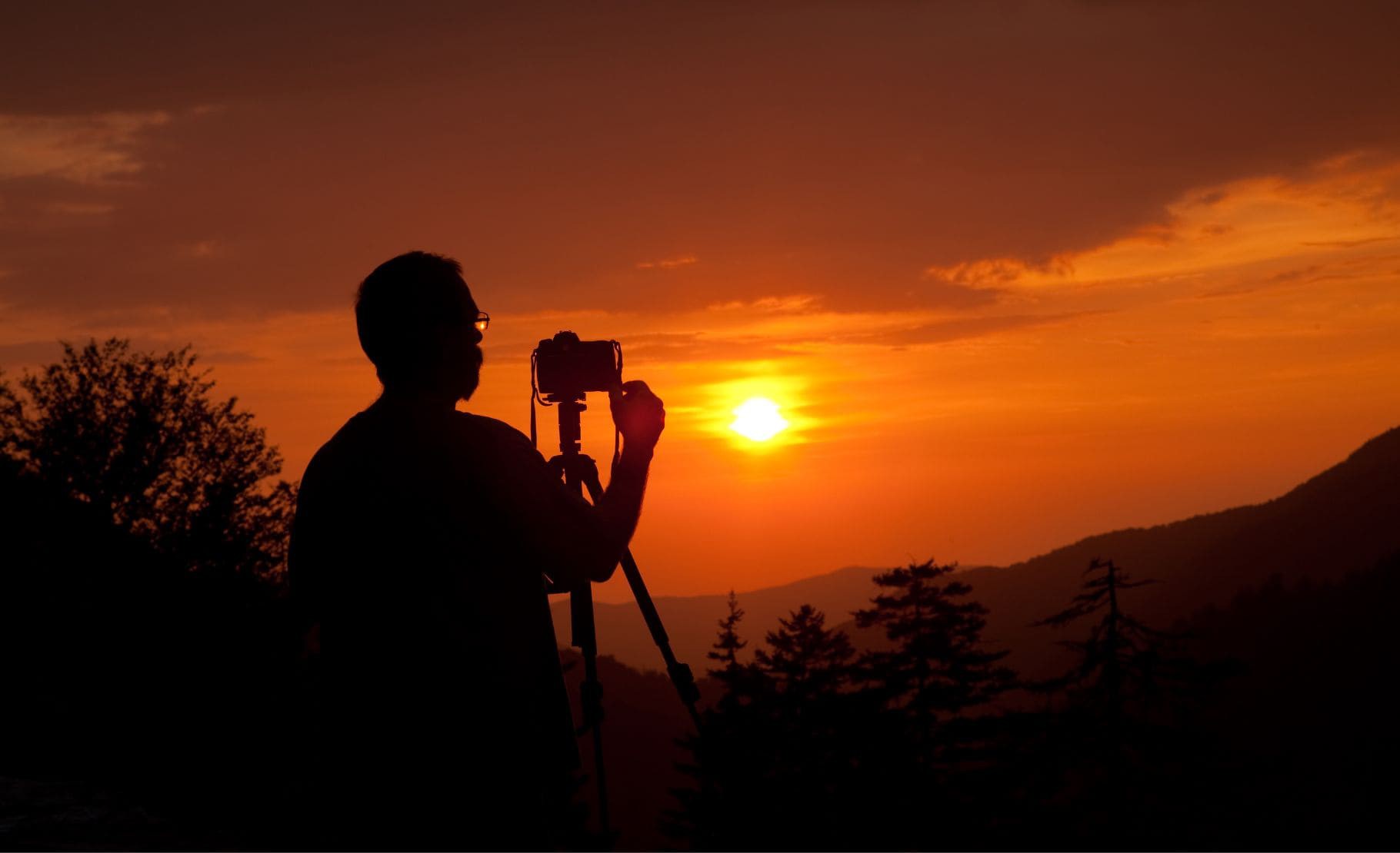 article-coucher-de-soleil Photographie d'un coucher de soleil orange : conseils pour prendre des photos professionnelles